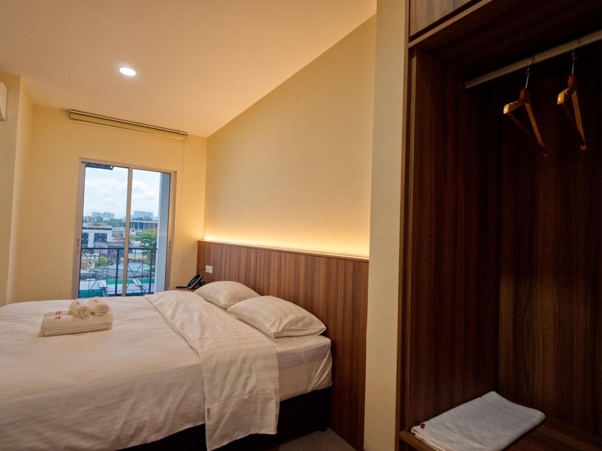 Weiss Hotels Kepong Baru Kampong Jawa Tengah Zimmer foto